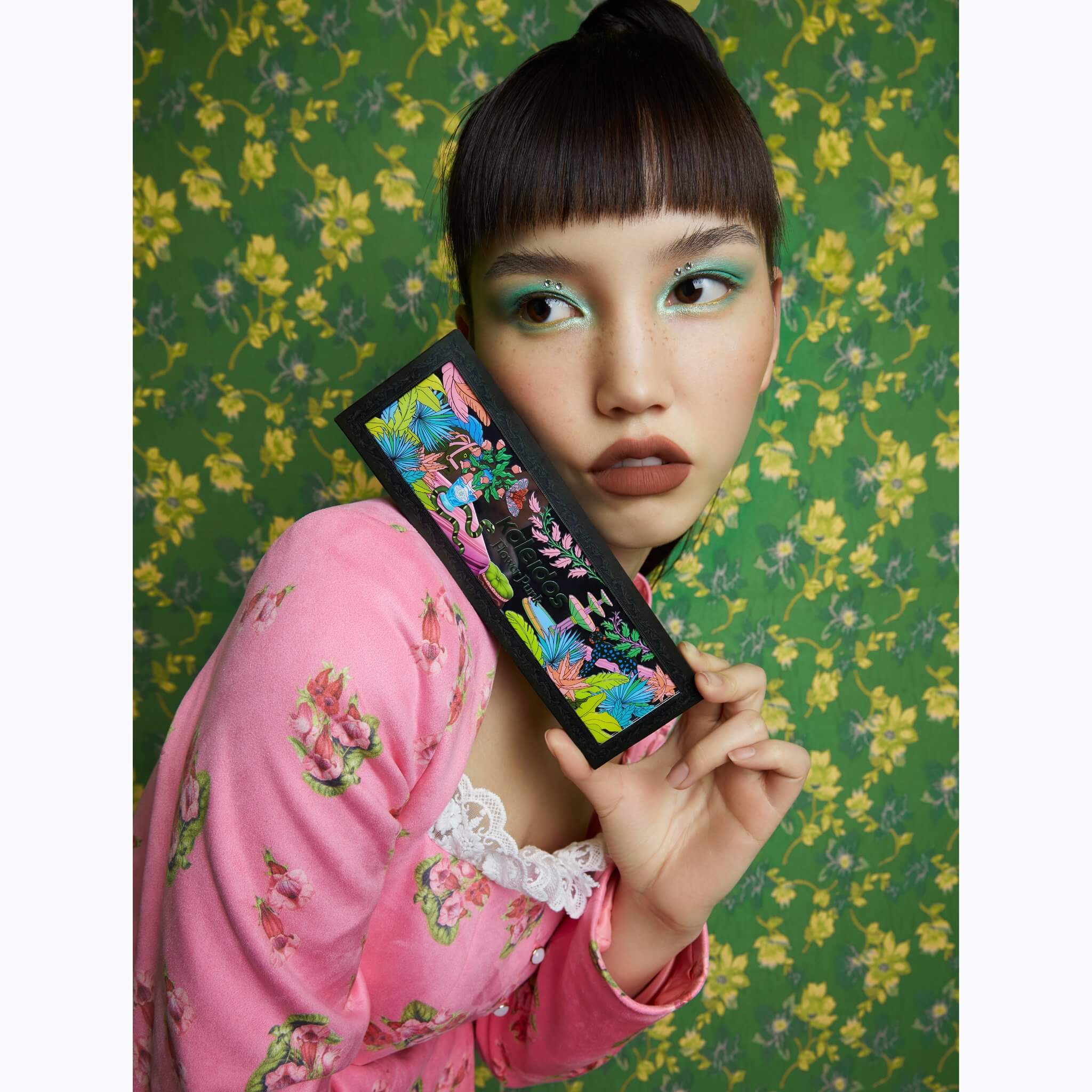 Kaleidos store Flower Punk Eyeshadow Palette